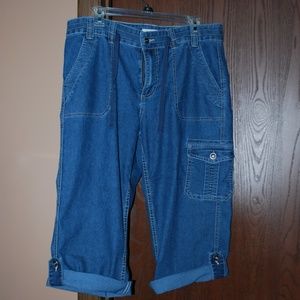 Denim Coldwater Creek Capris w/lots of pockets